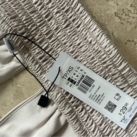 NEVER WORN GARAGE HALTER CROP TOP - Picture 2 of 2